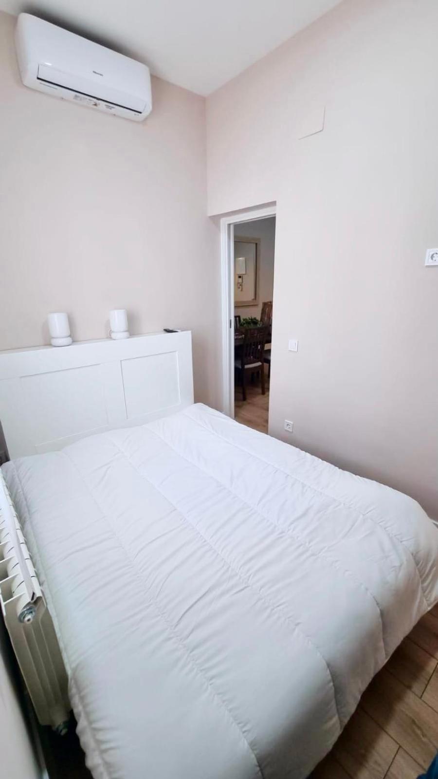 Acogedor Apartamento En Atocha By Bebalmy Madrid Bagian luar foto
