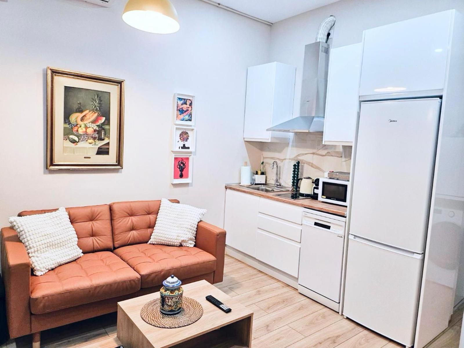 Acogedor Apartamento En Atocha By Bebalmy Madrid Bagian luar foto
